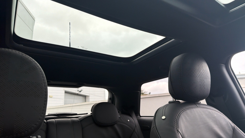 MINI Hatchback 135kW Cooper S Level 3 33kWh 3dr Auto Electric Hatchback